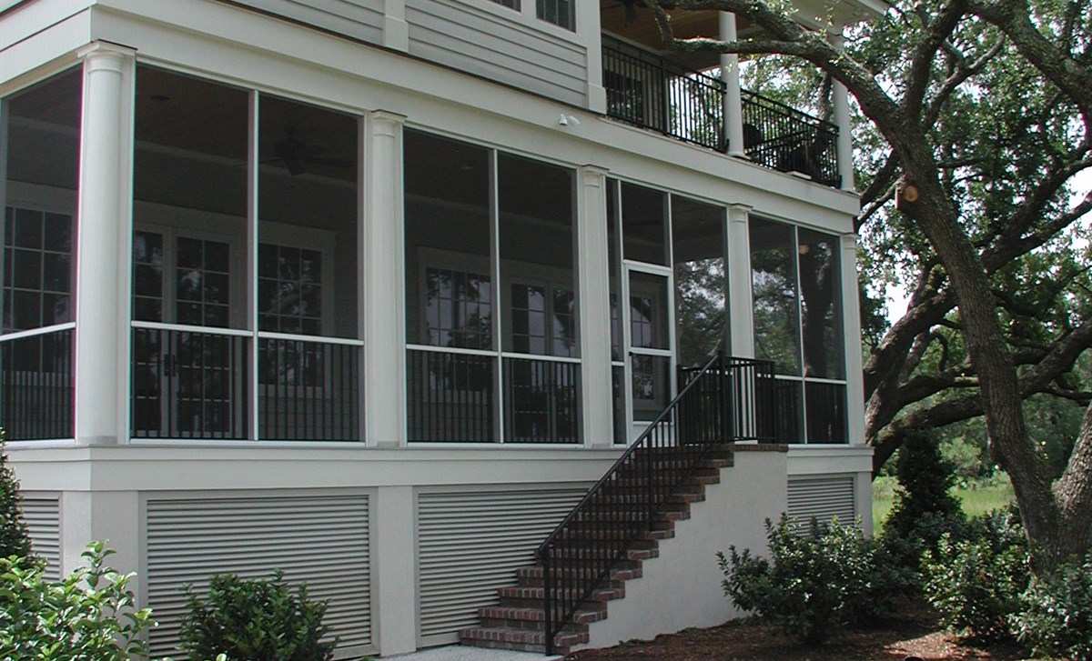 LYNCH RESIDENCE- EXTERIOR REAR.JPG
